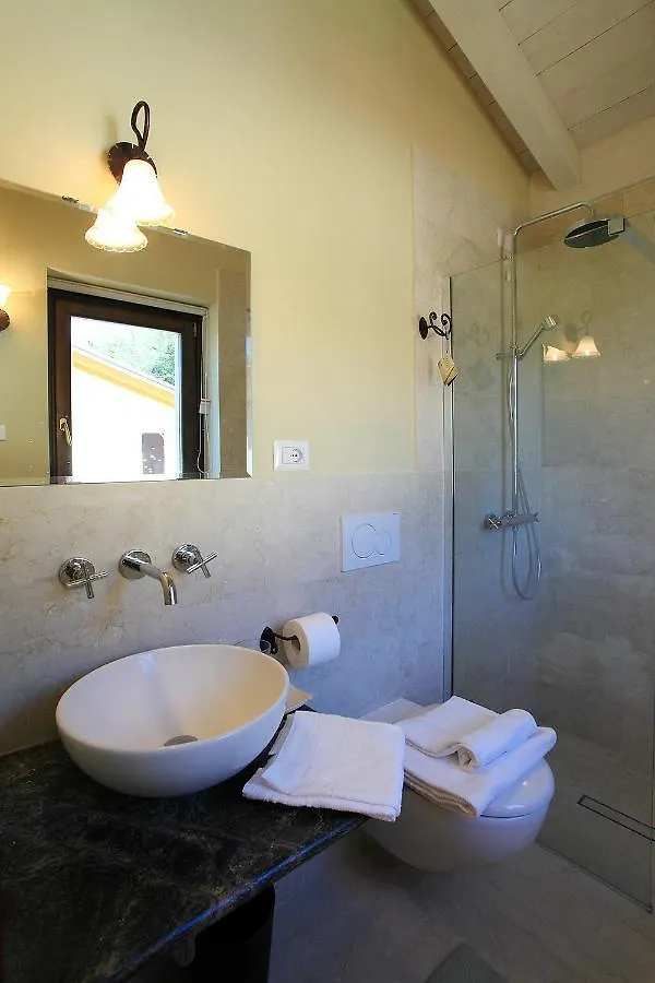 Le Petit Palais Villa Plesio 0*,  Italien